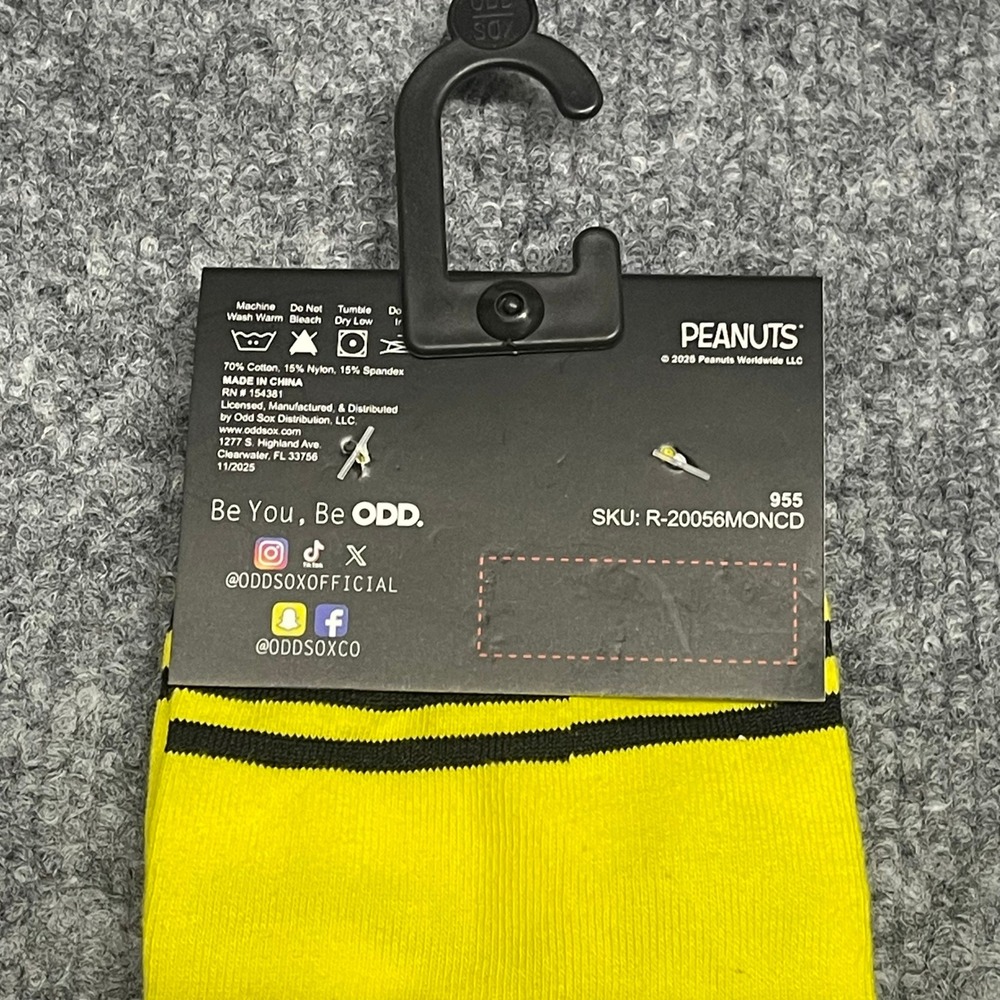 Odd Sox Peanuts Snoopy Woodstock Chill Yellow Crew Socks Mens Size 6-13 NEW - Picture 7 of 7